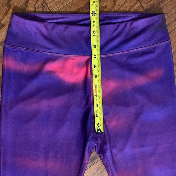 Take a Walk purple & pink yoga Capri pants - size Medium - Picture 10 of 11